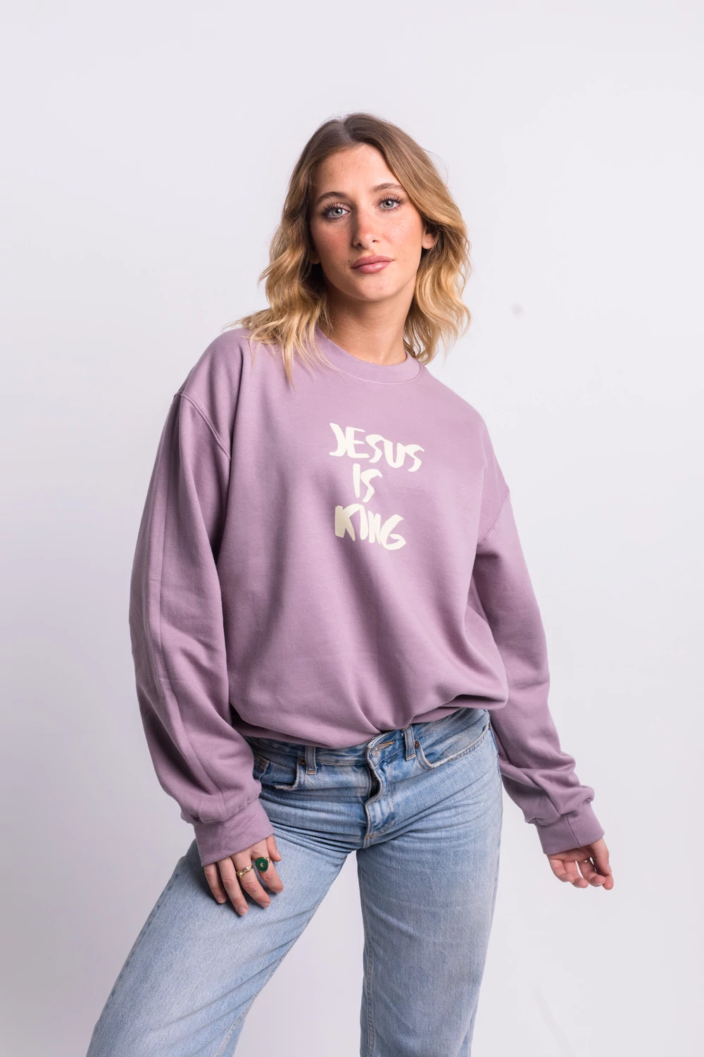 JESUS IS KING pulóver