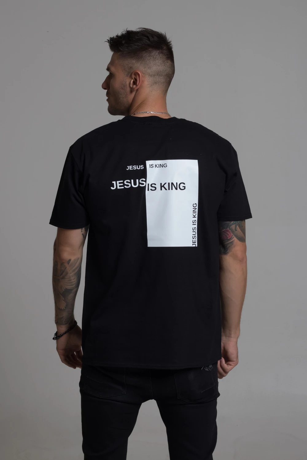fekete keresztény póló Jesus is king