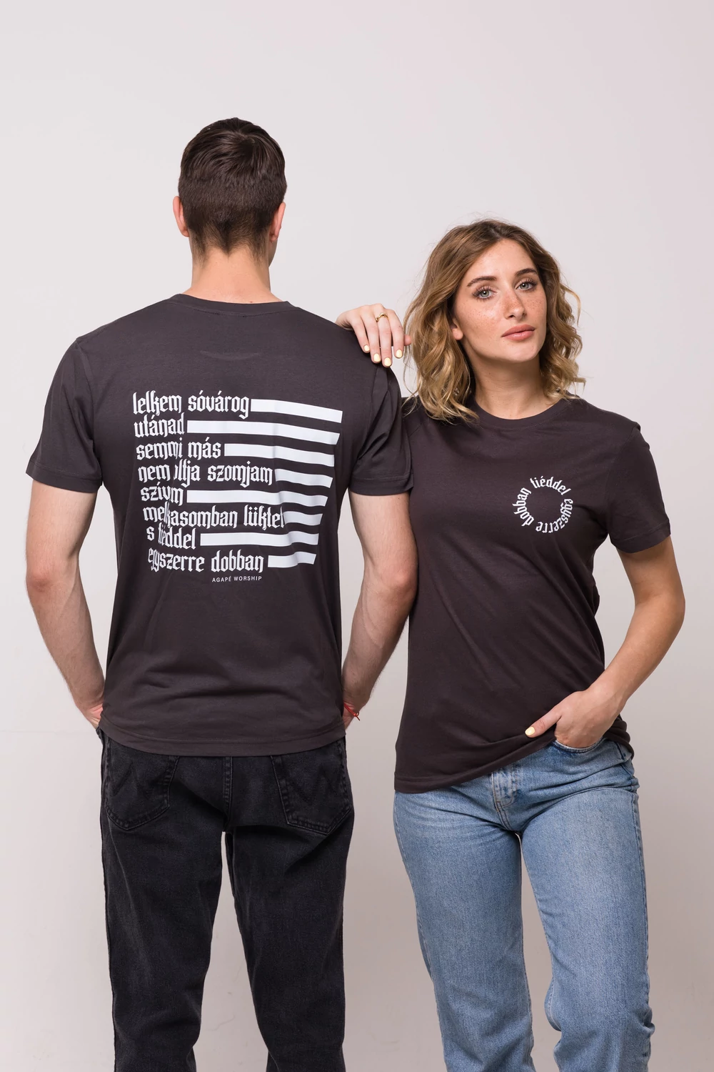 TIÉDDEL EGYSZERRE DOBBAN póló - Agapé Worship merch