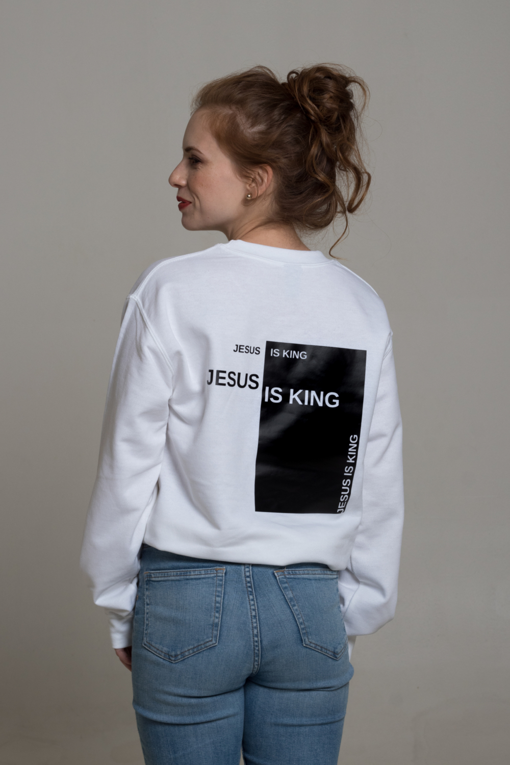 Jesus is king fehér pulóver női